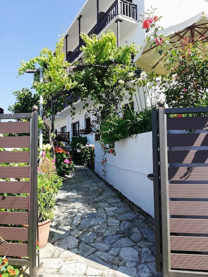 Hotel Erato Хорефто Екстериор снимка