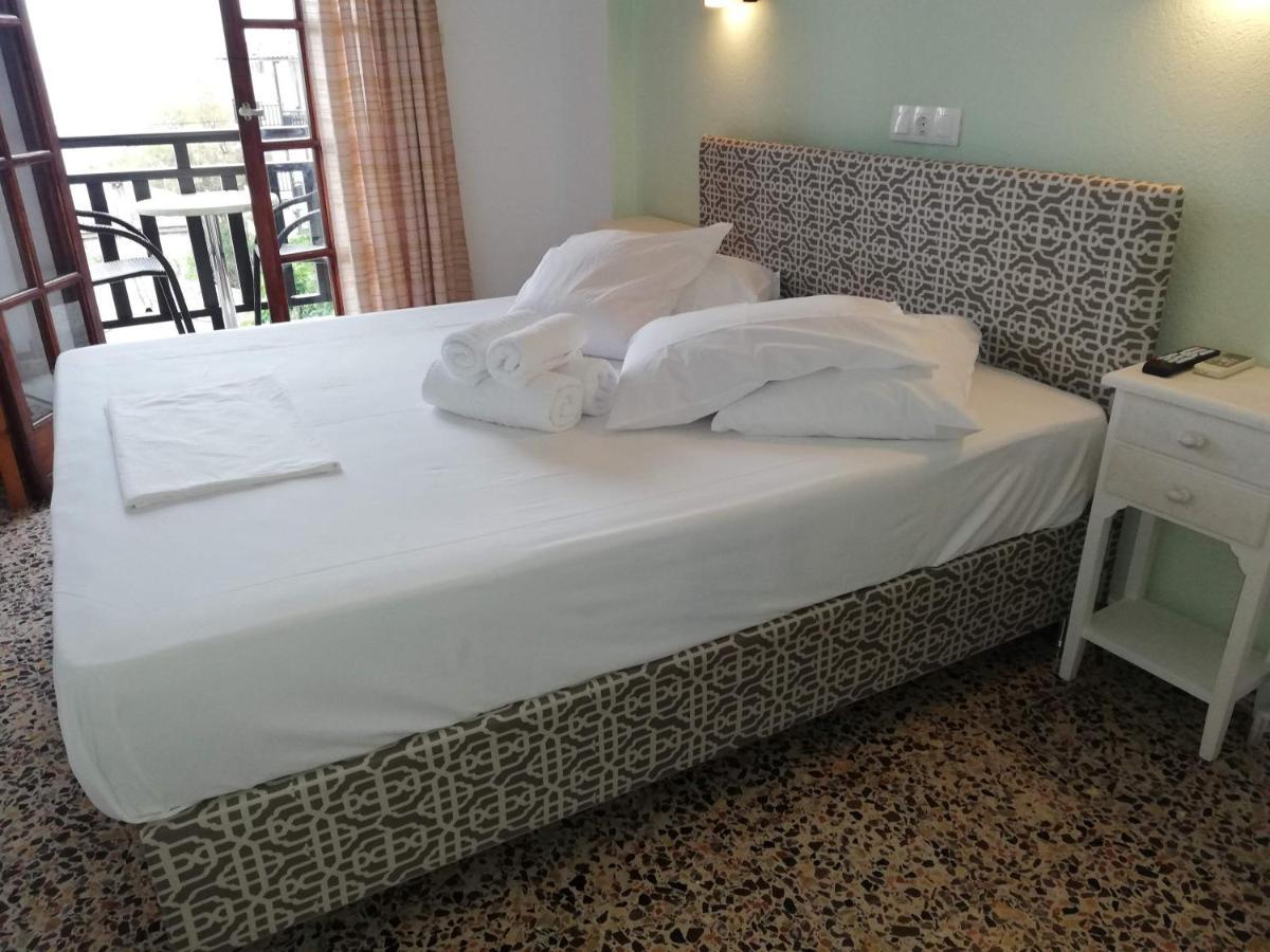 Hotel Erato Хорефто Екстериор снимка