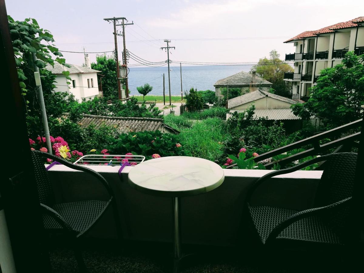 Hotel Erato Хорефто Екстериор снимка